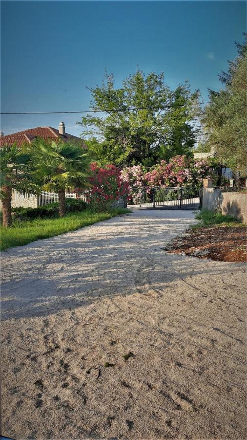 Holiday House Vela Vrta Sveti Ivan Dobrinjski Exterior photo